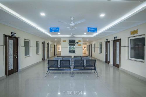 PATIENT-WAITING-AREA4